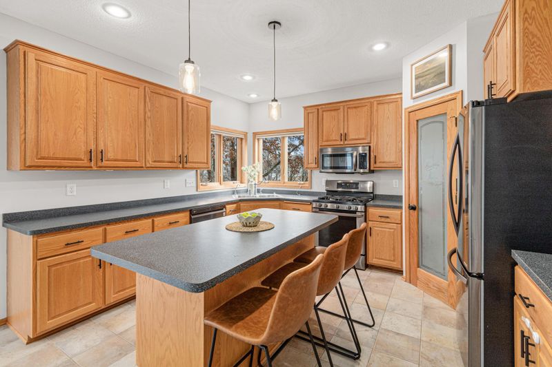 10913 Dunkirk St NE, Blaine, MN 55449