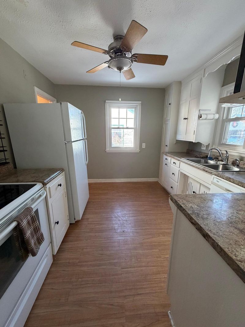 926 Stryker Ave, West Saint Paul, MN 55118
