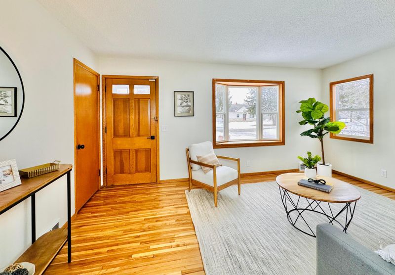 9052 Jackson Ave, Circle Pines, MN 55014