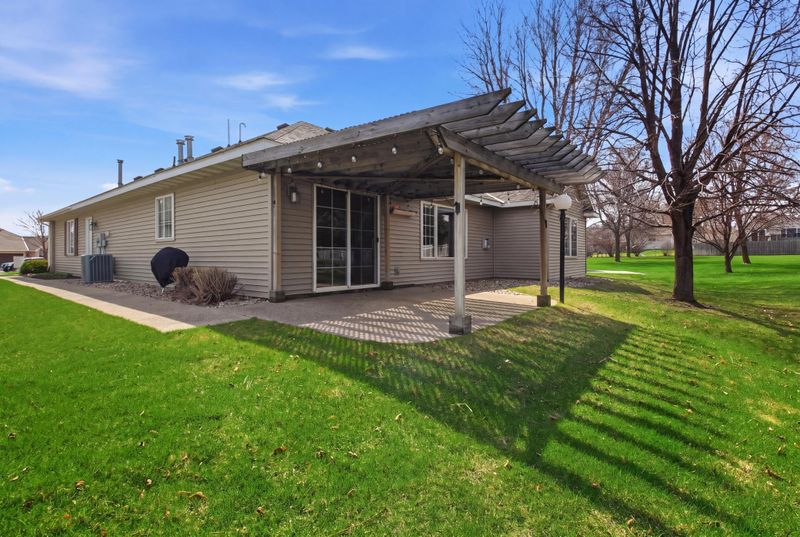 2536 7th Ave SE, Willmar, MN 56201