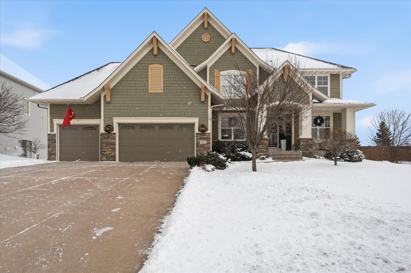 4212 Parkview Ln, Anoka, MN 55303