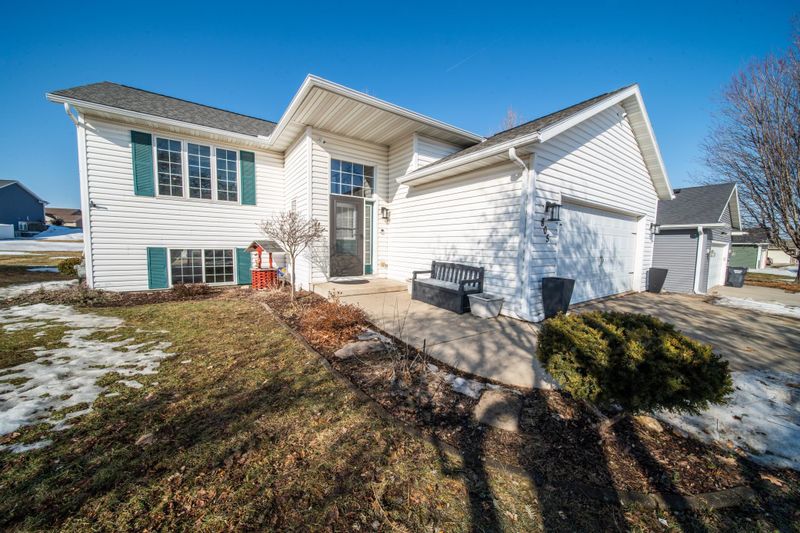805 5th Ave NW, Dodge Center, MN 55927