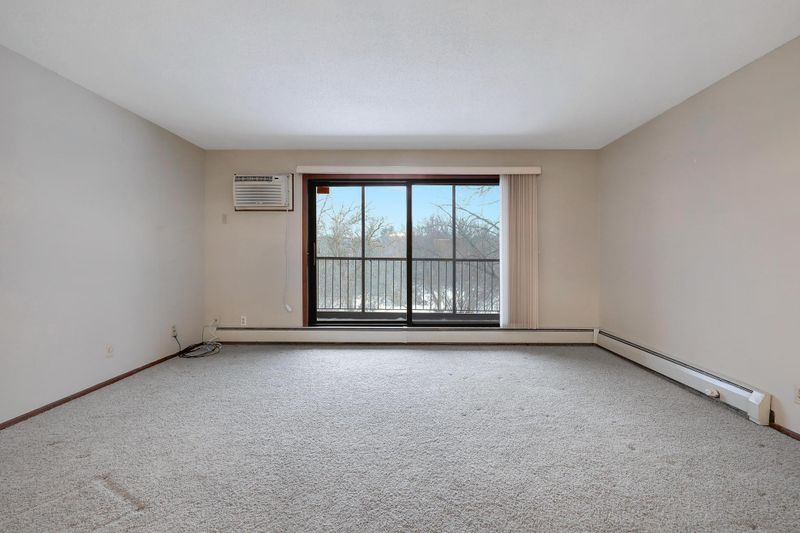 10451 Greenbrier Rd #211, Minnetonka, MN 55305