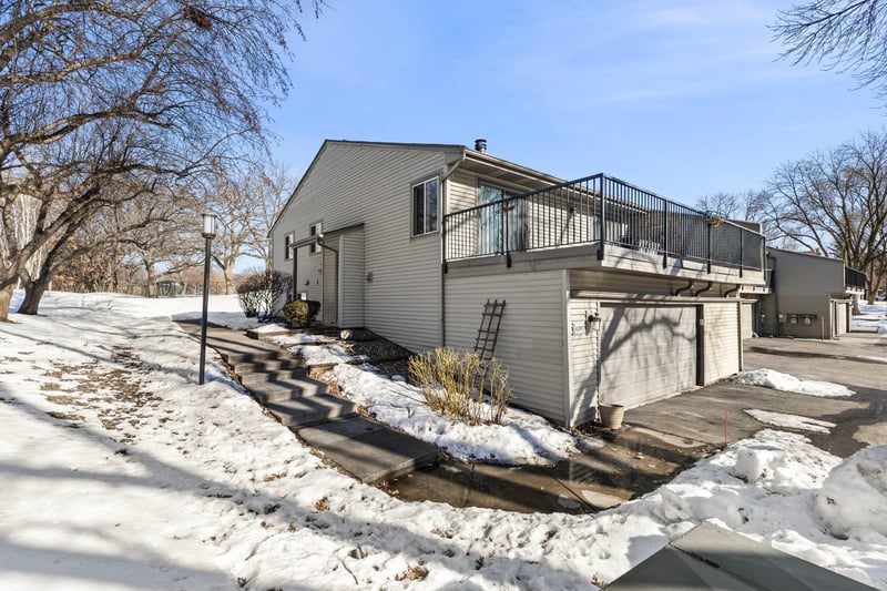 4393 Arden View Ct, Arden Hills, MN 55112