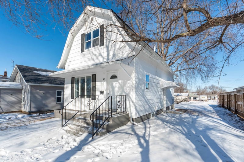 231 E Snelling Ave, Appleton, MN 56208