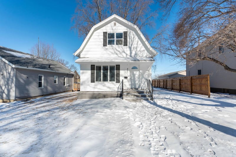 231 E Snelling Ave, Appleton, MN 56208