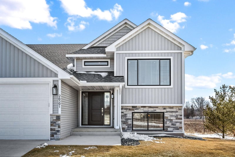26391 Preserve Dr, Elko New Market, MN 55054