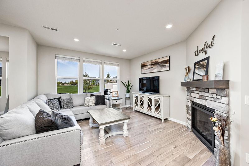 5231 94th Ln N, Brooklyn Park, MN 55443
