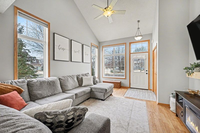 17075 Eagleview Way, Farmington, MN 55024