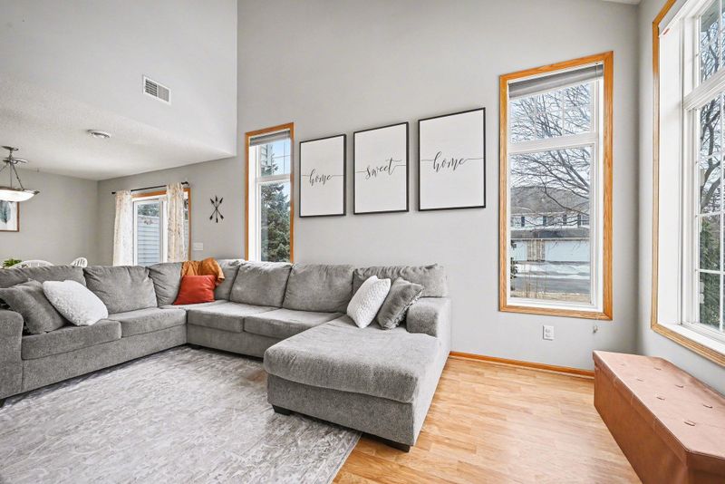 17075 Eagleview Way, Farmington, MN 55024