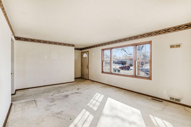 641 119th Ave NE, Blaine, MN 55434