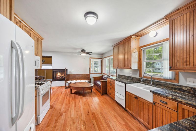1028 13th St E, Glencoe, MN 55336