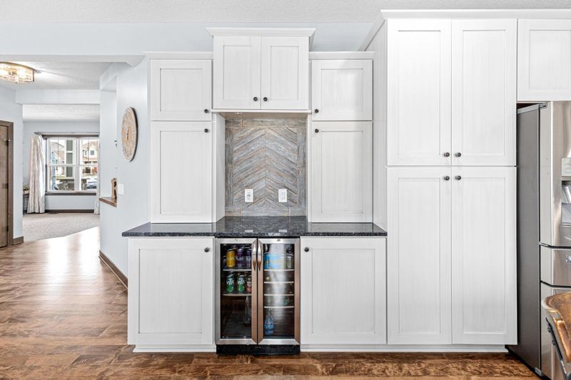 1821 Foothill Trl, Shakopee, MN 55379