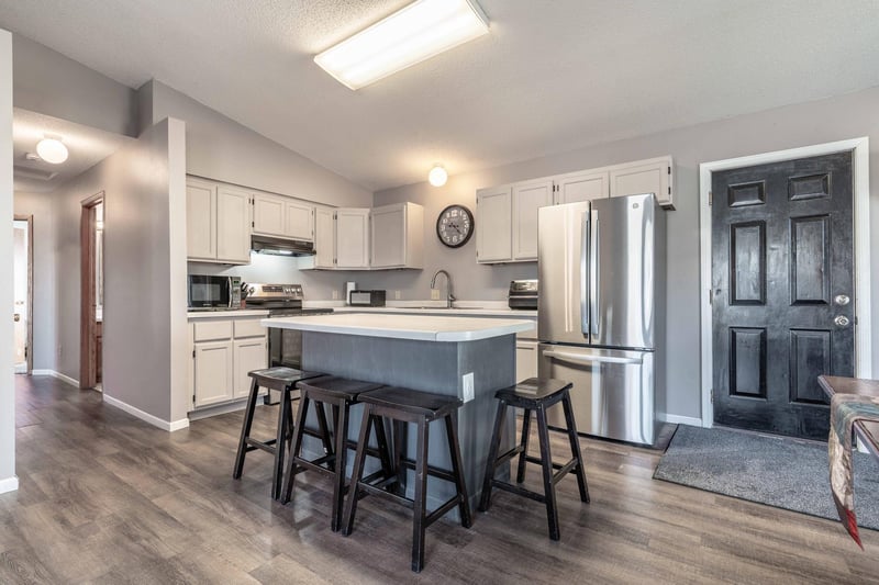 211 1st St SE, Elbow Lake, MN 56531