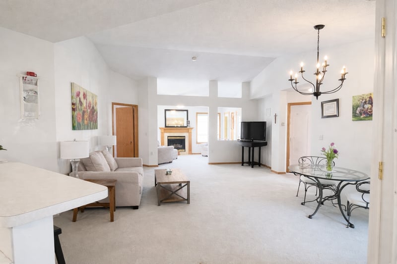 25555 Park Ln, Shorewood, MN 55331