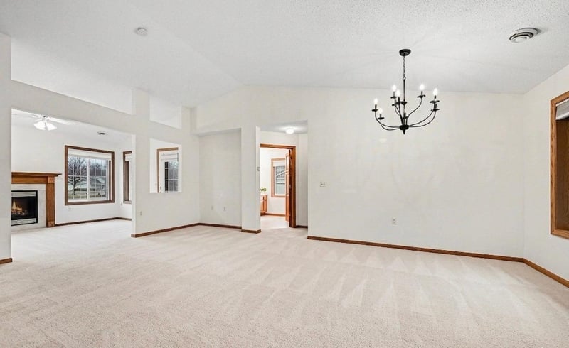 25555 Park Ln, Shorewood, MN 55331