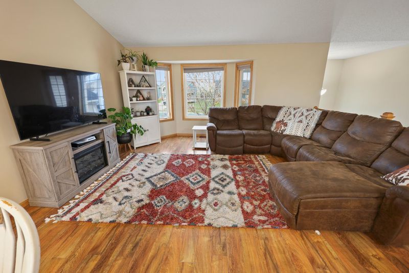 815 Cologne Ln, Waverly, MN 55390