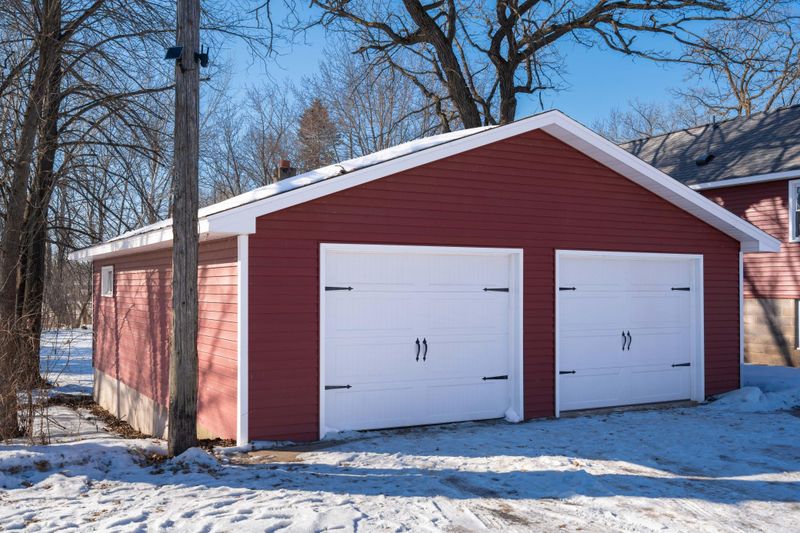 320 3rd St NE, Avon, MN 56310