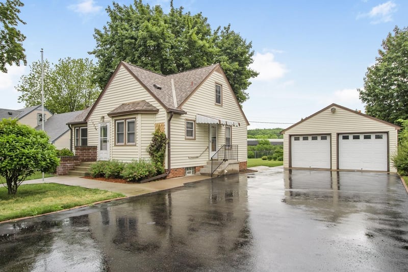 1020 Mccammon Ave, Saint Paul Park, MN 55071