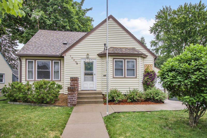 1020 Mccammon Ave, Saint Paul Park, MN 55071