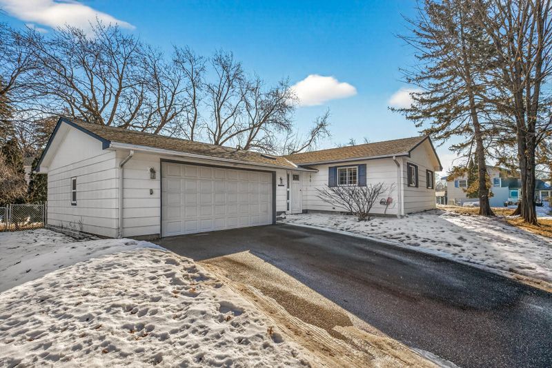 5604 Perry Ave N, Crystal, MN 55429