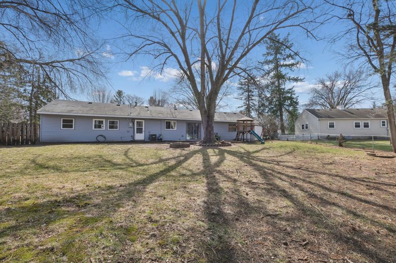 8704 Crest Rd, Bloomington, MN 55425