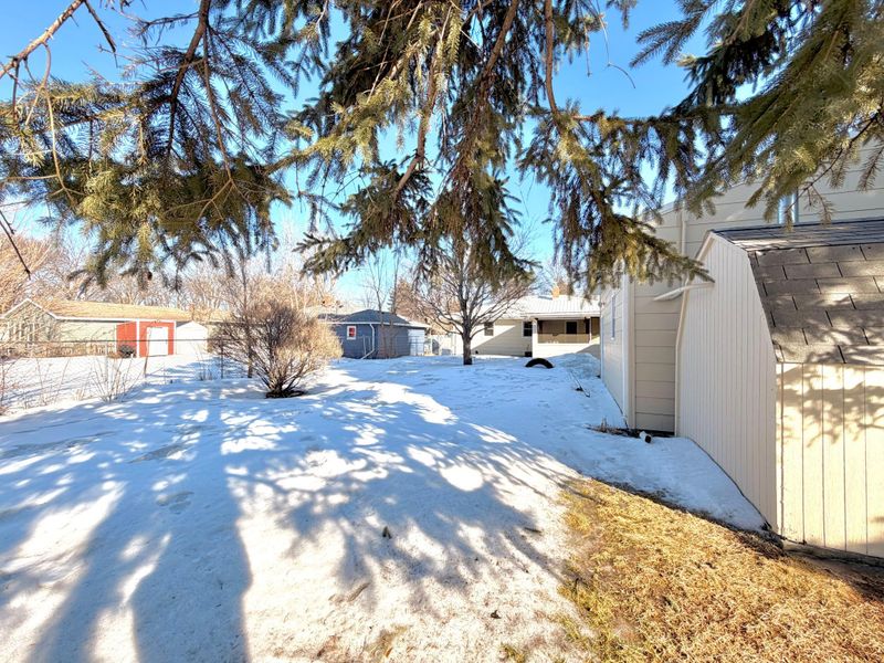 1819 6th St S, Moorhead, MN 56560