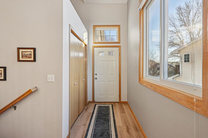 6112 Creek Line Dr, Minnetonka, MN 55345