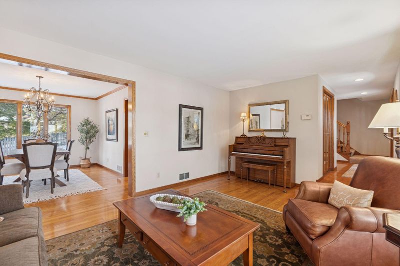 12500 Pinehurst Dr, Burnsville, MN 55337
