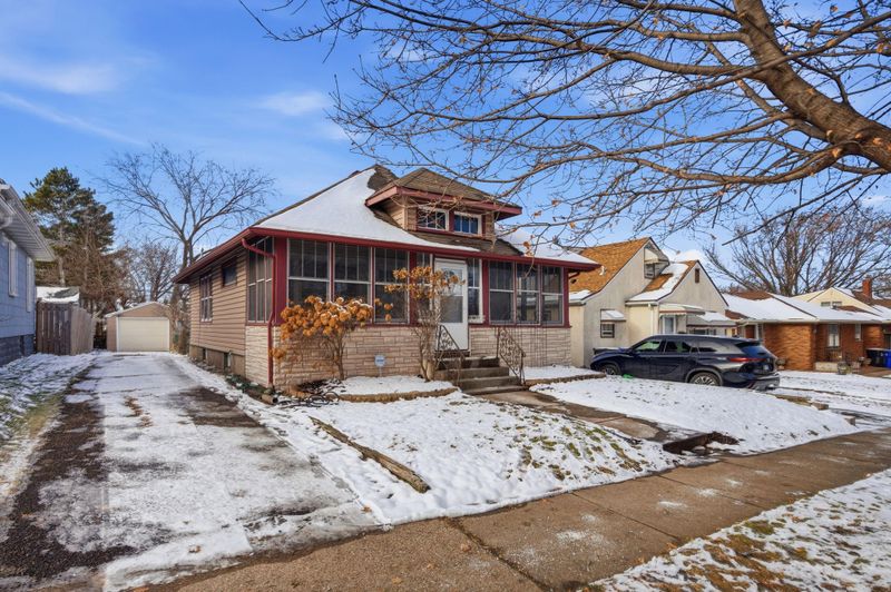 1151 Farrington St, Saint Paul, MN 55117