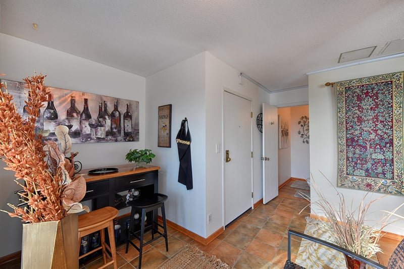 1181 Edgcumbe Rd #1716, Saint Paul, MN 55105
