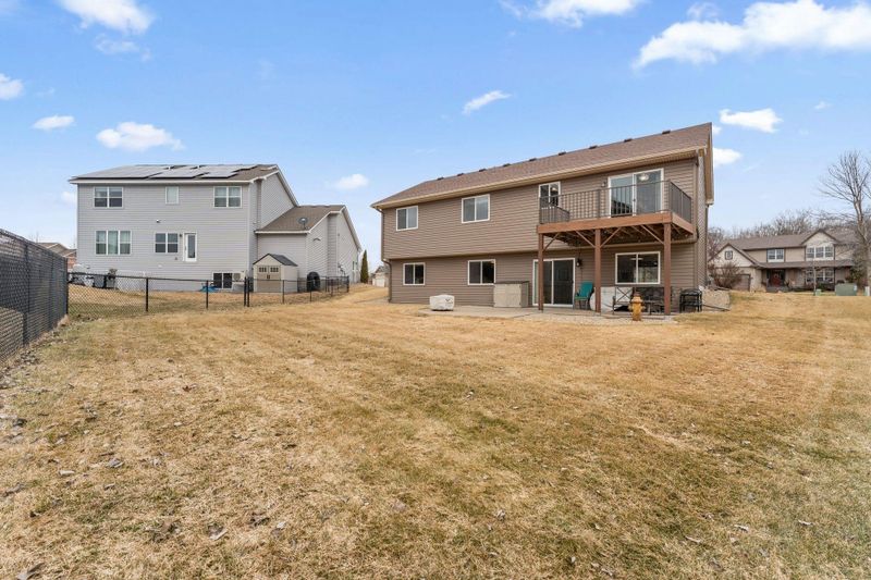 810 Kadler Ave NE, Hanover, MN 55341