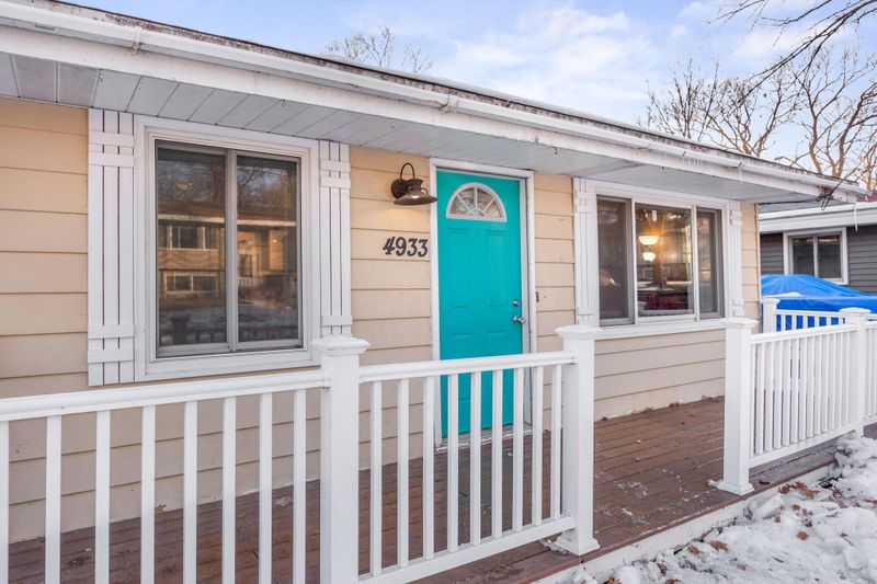 4933 Drummond Rd, Mound, MN 55364
