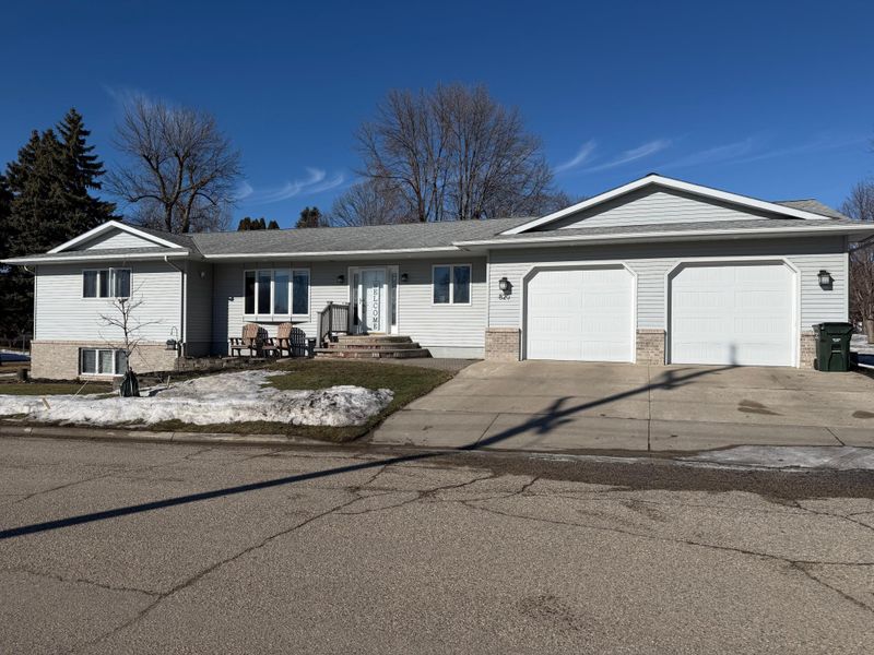 820 3rd St SE, Elbow Lake, MN 56531