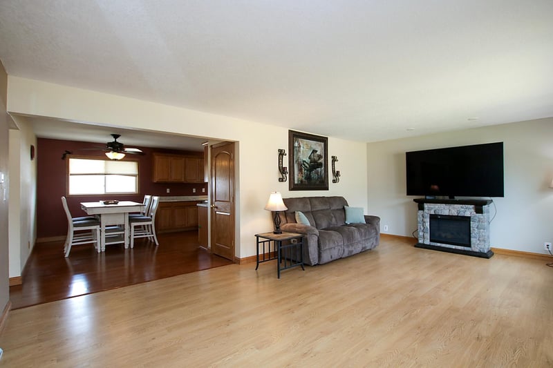 312 Milkyway St N, Cosmos, MN 56228