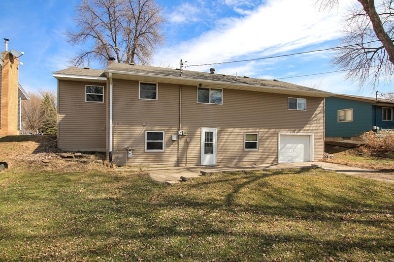312 Milkyway St N, Cosmos, MN 56228