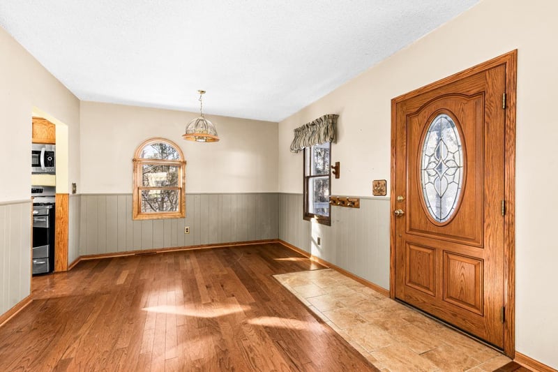 302 River Bluff Ave, Sandstone, MN 55072