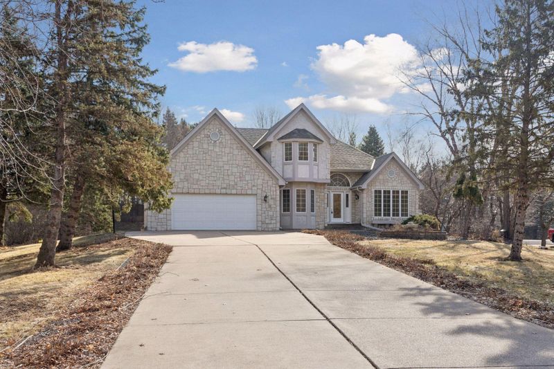 5043 Isle Ave N, Lake Elmo, MN 55042