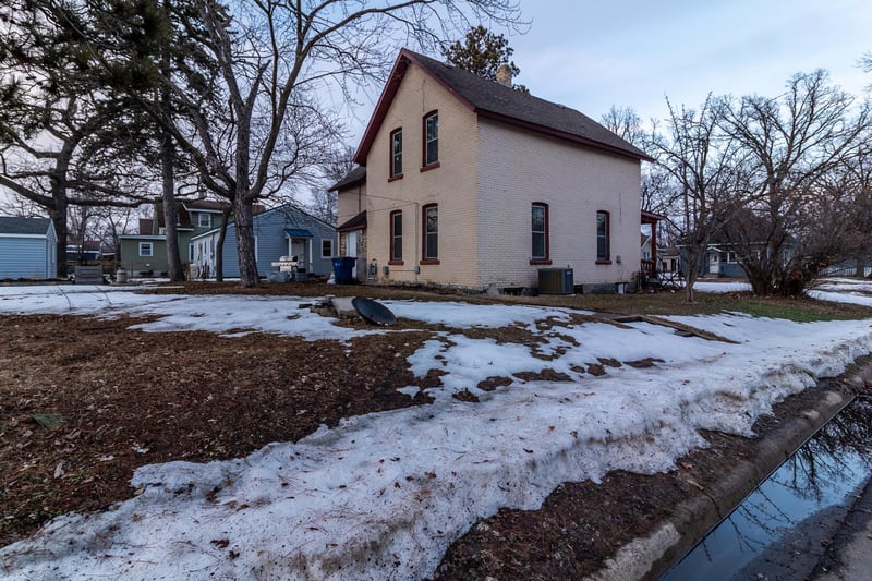 303 4th Ave NE, Saint Cloud, MN 56304