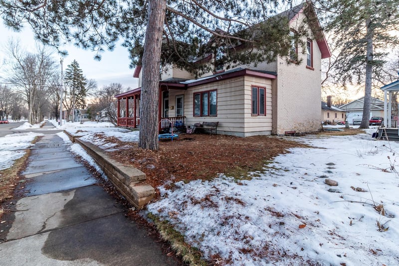 303 4th Ave NE, Saint Cloud, MN 56304