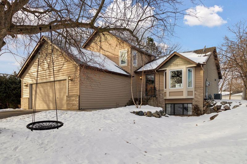 13632 Princeton Cir, Savage, MN 55378