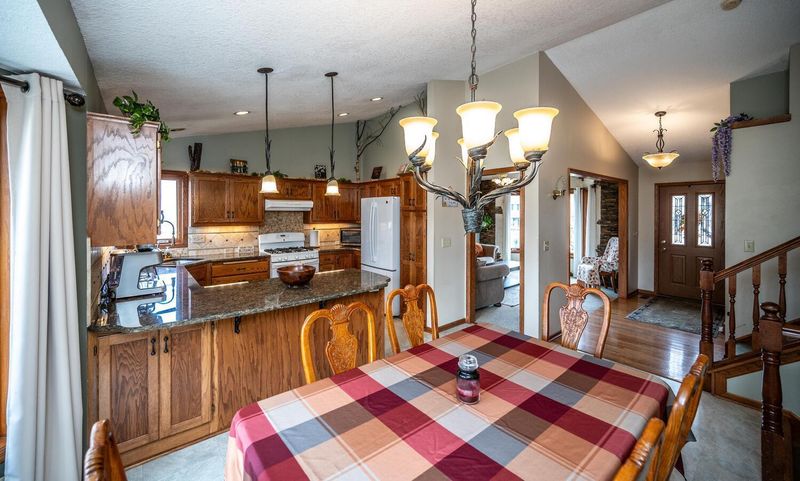 13632 Princeton Cir, Savage, MN 55378