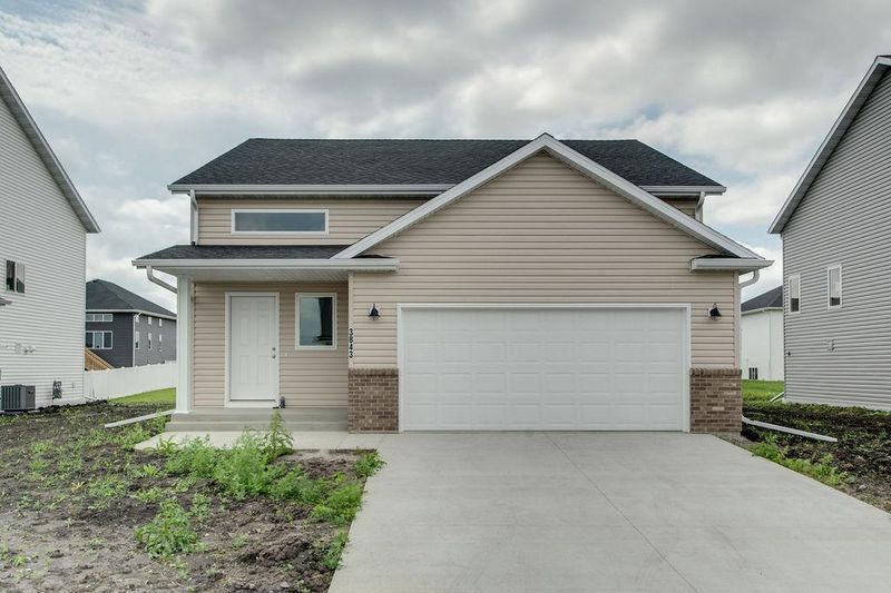 3843 19th St S, Moorhead, MN 56560