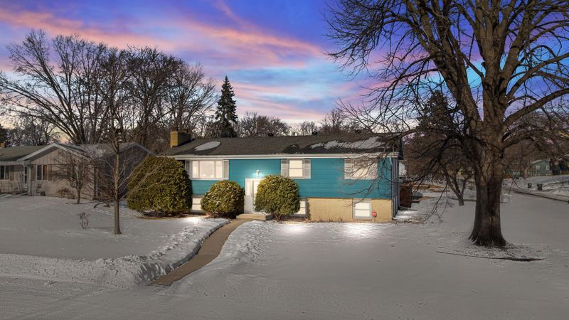 8400 27th Pl N, New Hope, MN 55427