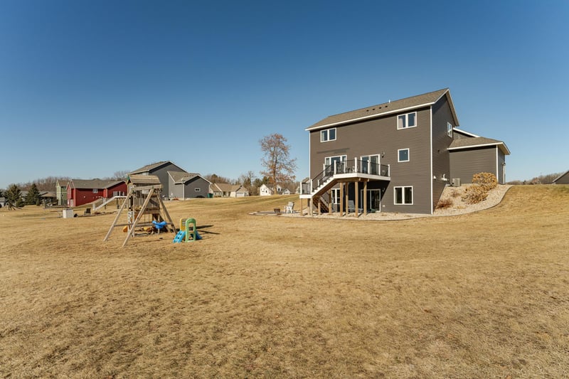 330 5th St SE, Oronoco, MN 55960