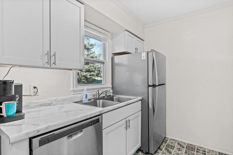 203 Moreland Ave E, West Saint Paul, MN 55118