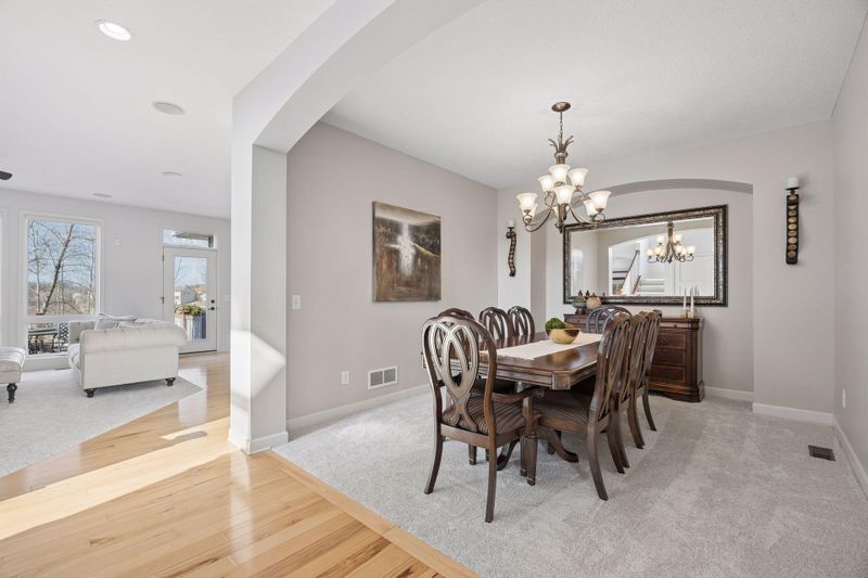 6233 Urbandale Ln N, Maple Grove, MN 55311