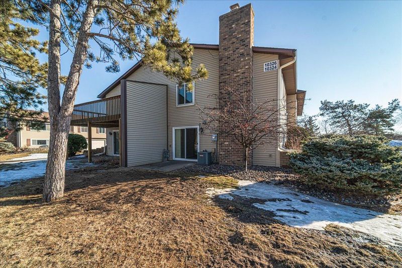 10326 Balsam Ln, Eden Prairie, MN 55347