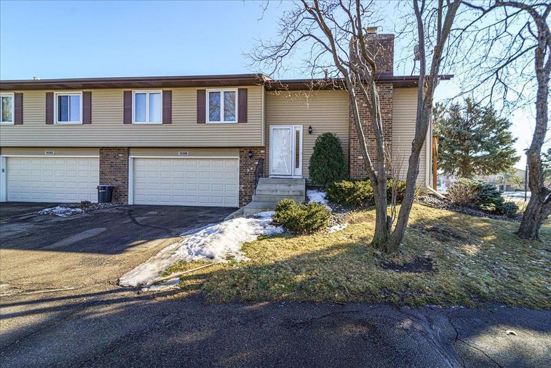 10390 Juniper Ln, Eden Prairie, MN 55347