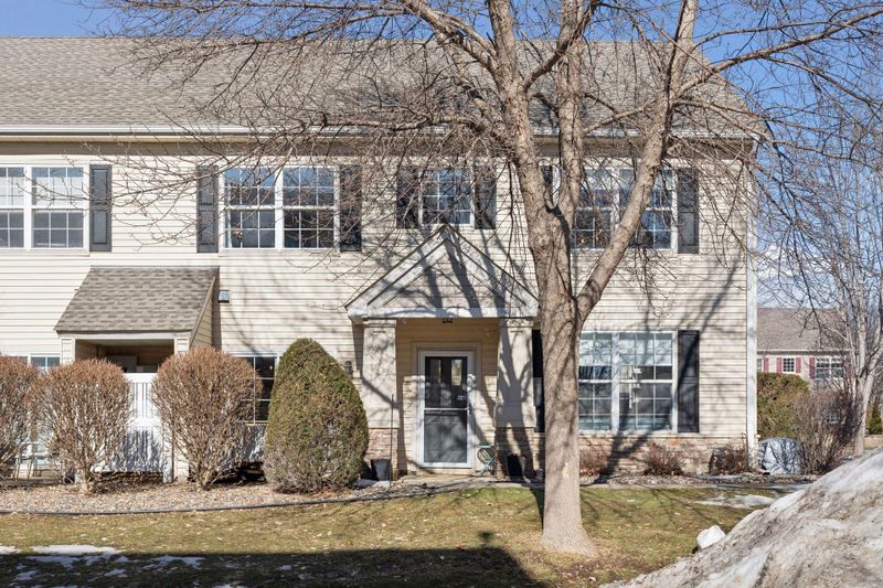885 Braunworth Ct, Chaska, MN 55318